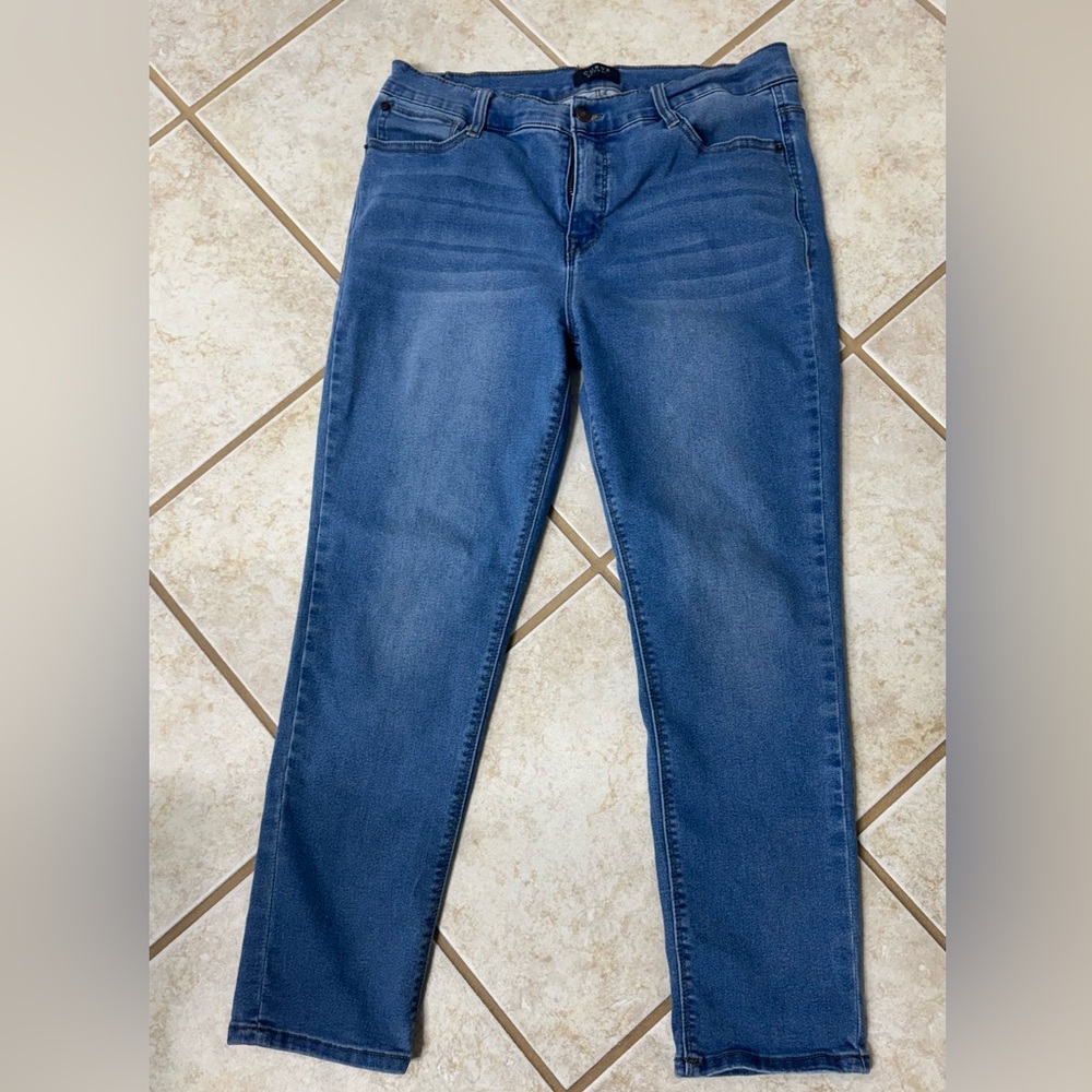 Curve Appeal Women’s Stretch Jeans Size 12